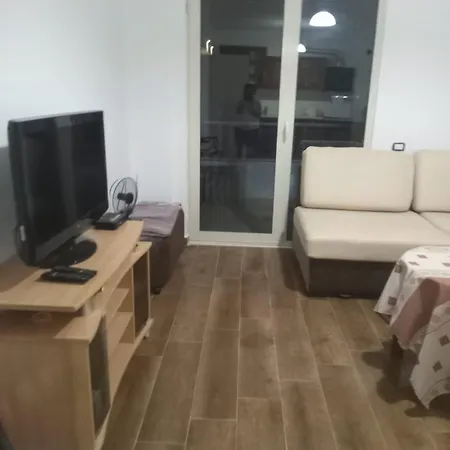 Lakeside Drilon Apartament *
